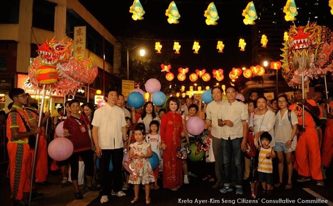 La procession des lanternes est l'événement emblématique du Mid Autumn Festival.