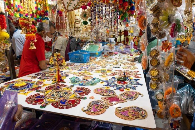 Deepavali voit des marchés très animés à Little India.