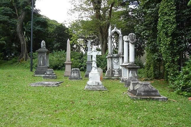 Le parc de Fort Canning a longtemps hébergé un cimetière chrétien.