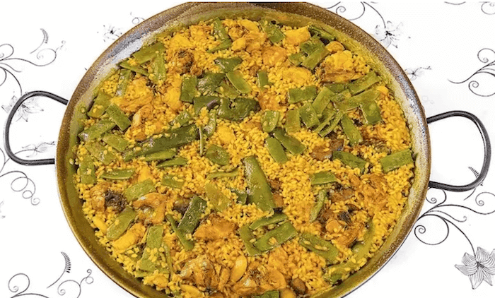 une paella valencienne