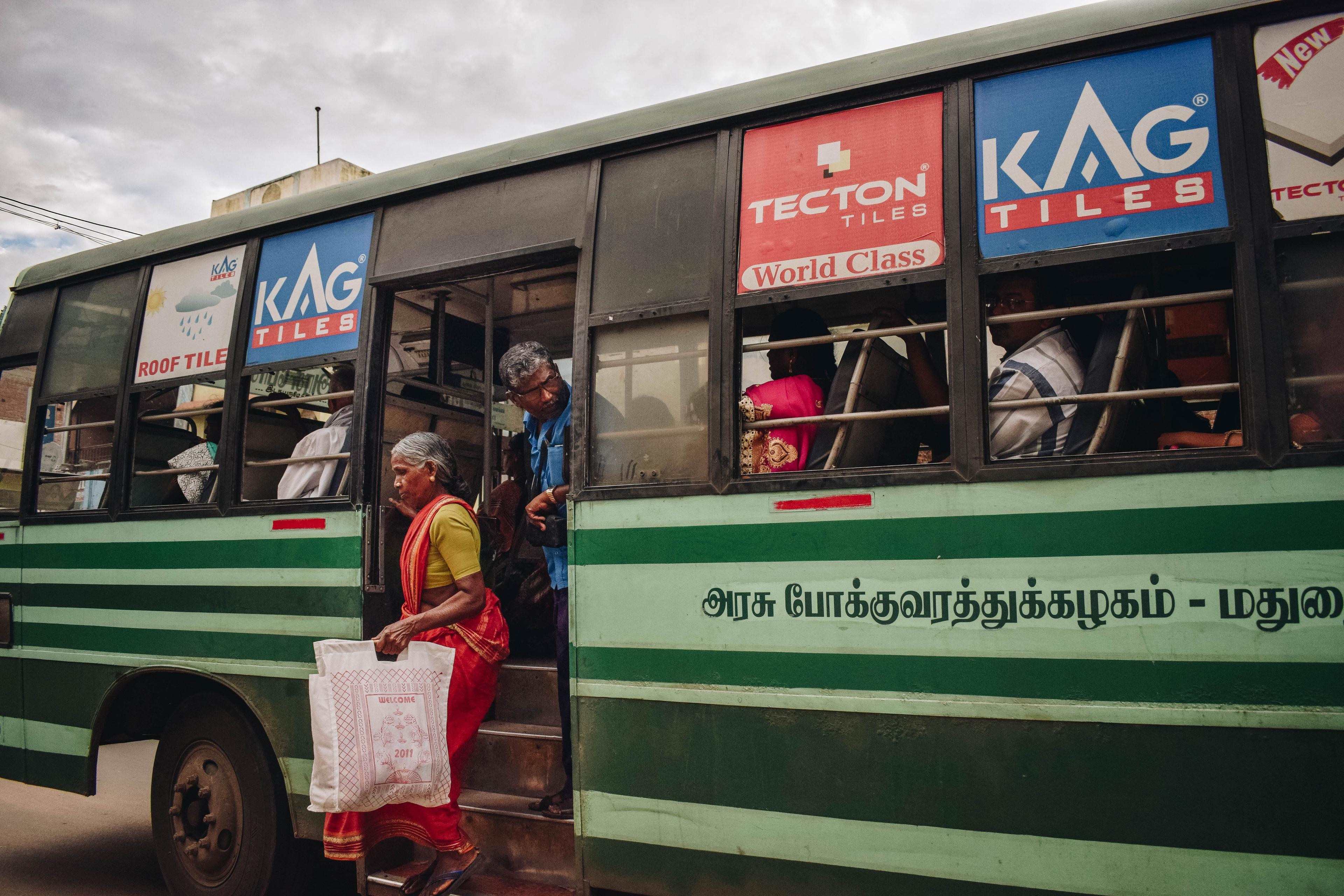 bus inde femmes hommes