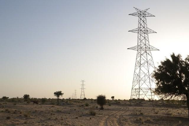 Des lignes à haute tension dans le Rajasthan