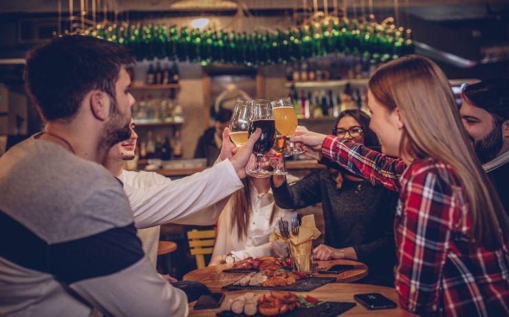 étudiants en Irlande au pub