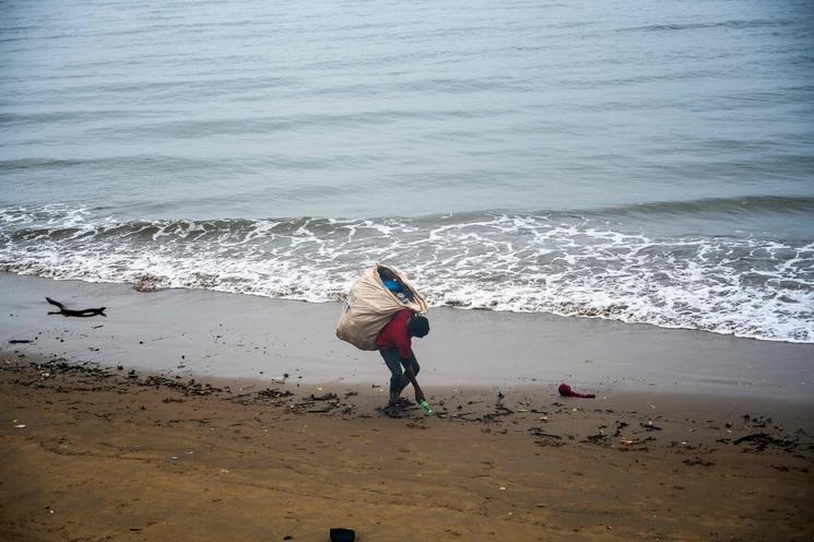 rejets plages mer chennai pondichéry india inde 