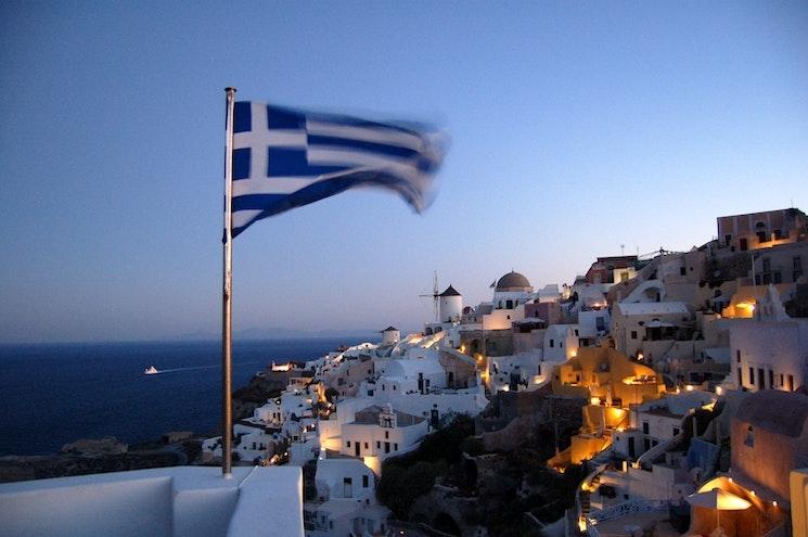 Un drapeau grec à Santorin