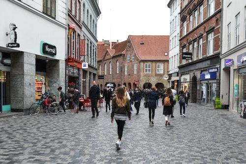 une rue commerçante de Copenhague 