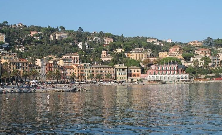 le village coloré de santa margherita ligure au bord de mer