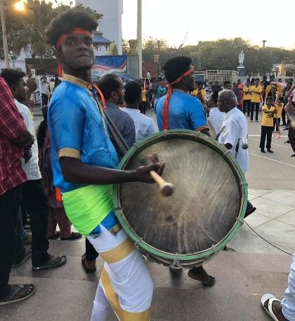 Le tambour qui accompagne le Silambam