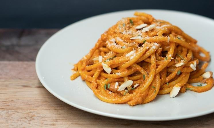 spaghetti au pesto rouge