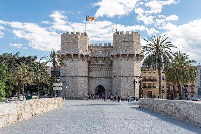 les tours de serranos à valencia