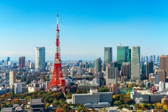 une tour eiffel à Tokyo