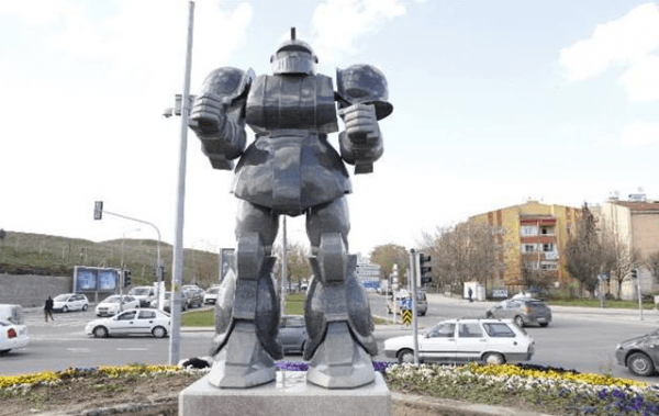 transformers statue insolite