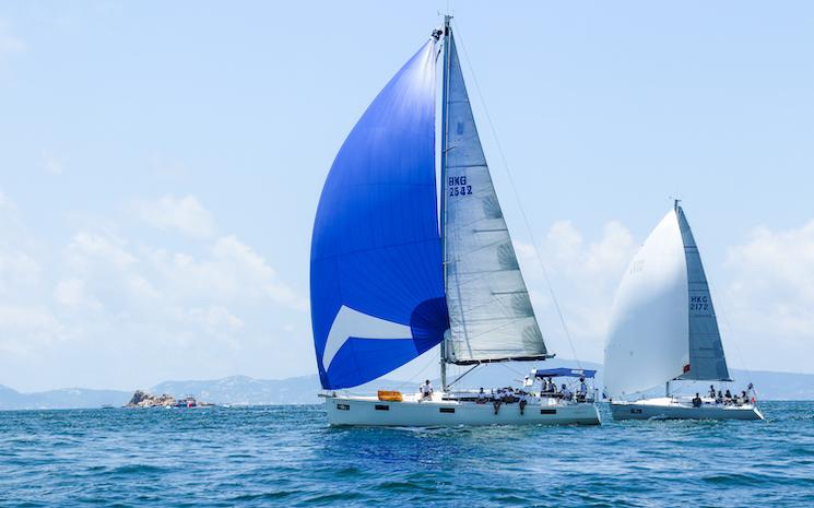 voiliers lors de la coupe Beneteau à Hong kong