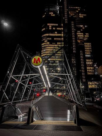 métro Varsovie nuit