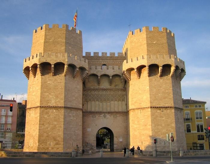 les torres de serranos a valencia