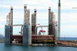 oil_platform_250